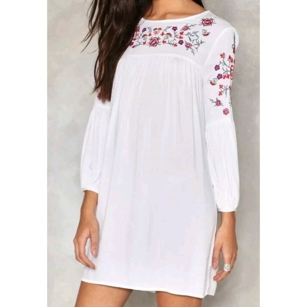 Vera & Lucy Women's ‎ Shirt Dress White Embroidered  Flowers